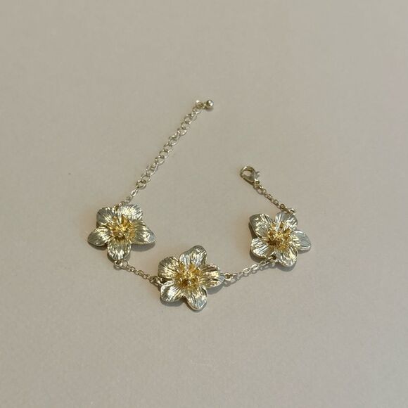 Flower Bracelet M1062 - Picture 1 of 4